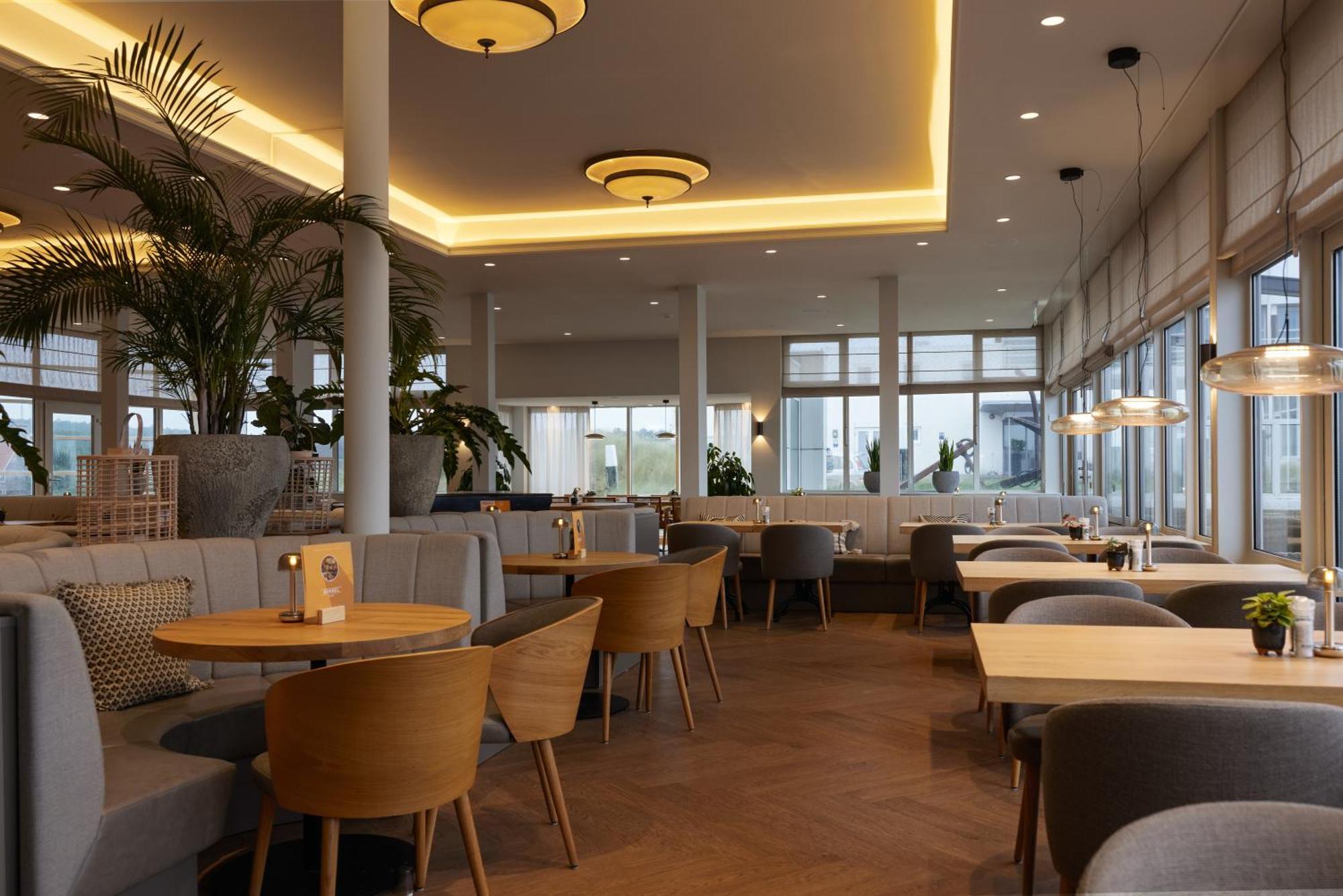 Westcord Strandhotel Seeduyn フリーラント エクステリア 写真